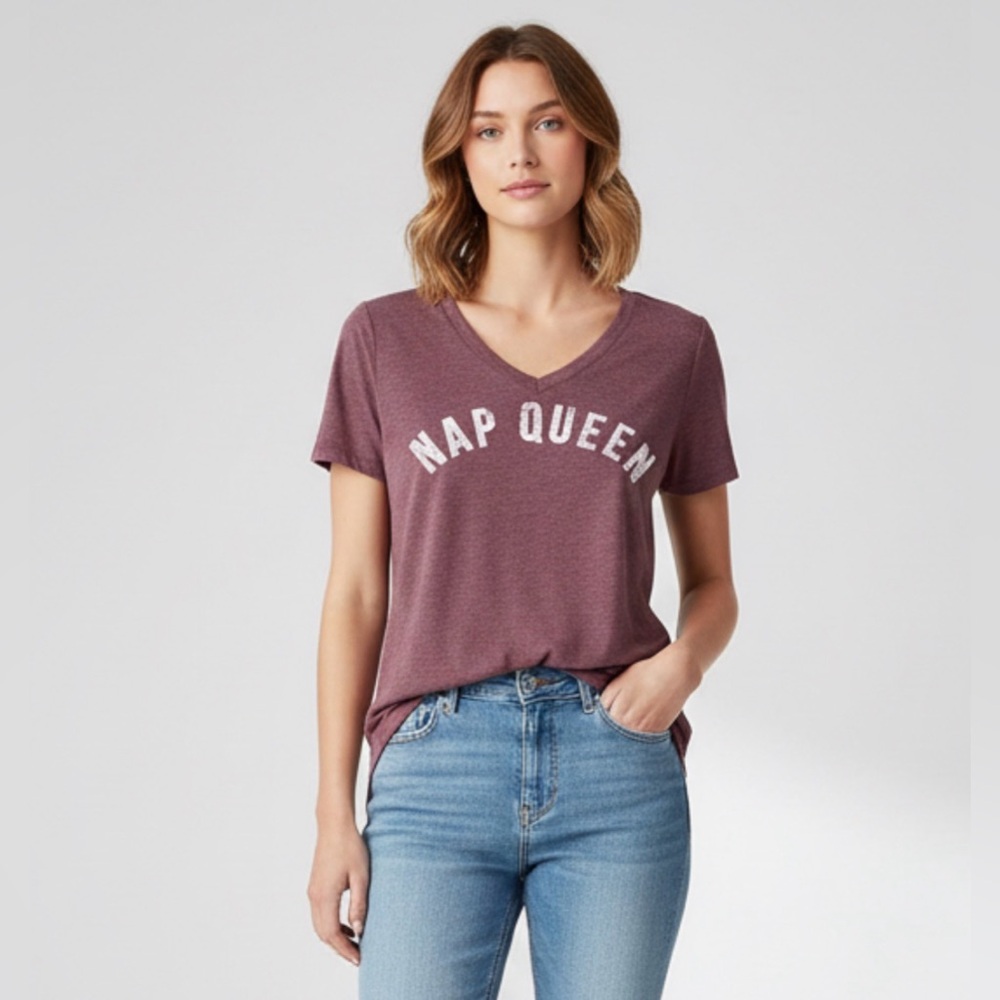 Modern Lux Nap Queen Burgundy Graphic Tee Women XS